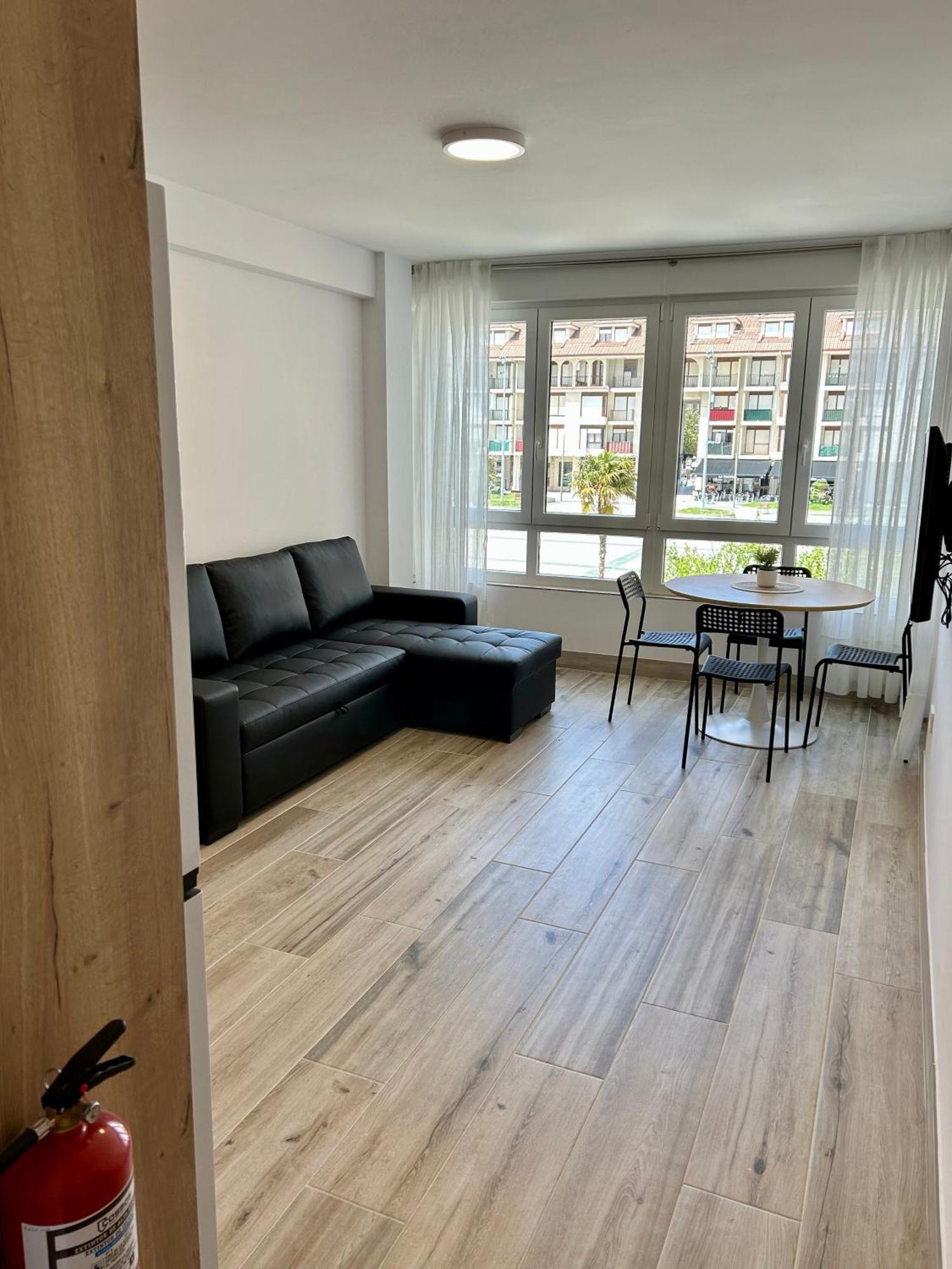 Apartamento Plaza De La Villa Playa Trengandin Noja Eksteriør bilde